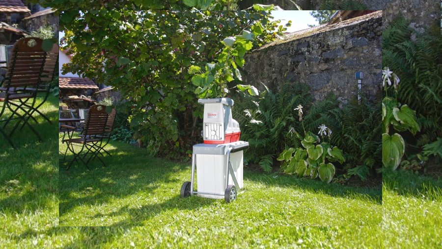 Broyeur de végétaux ILH 3000A IKRA + sécateur de jardin