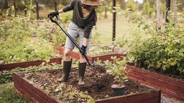 Bêche de jardin pointue 125 cm 1070639 Fiskars : solidité et efficacité