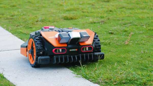 Robot tondeuse connecté LANDROID WR213E Worx : idéal pour une tonte sur mesure